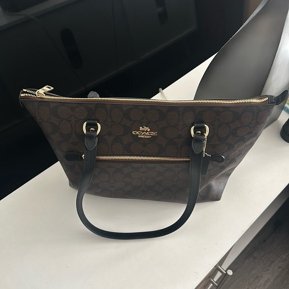 Authentic Medium Tote Coach Purse M2 D2266-F79609 - Picture 1 of 5